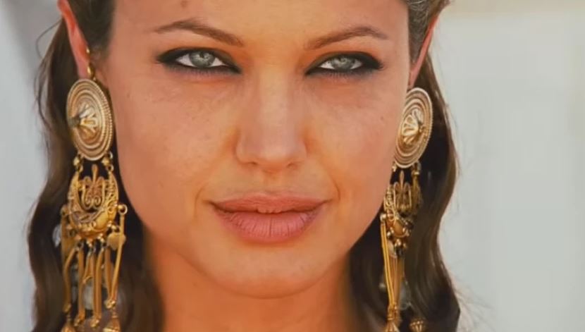 Angelina Jolie pështyu kolegun e saj në fytyrë, zbulohet pas 20 vitesh se çfarë ndodhi në xhirime