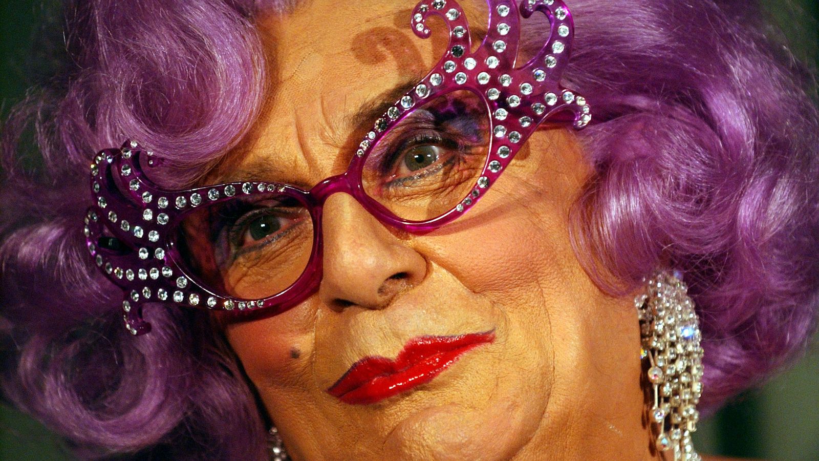 Ndahet nga jeta komediani i njohur, Barry Humphries