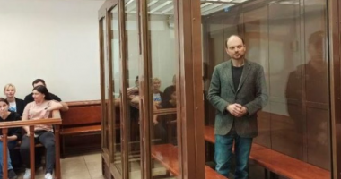 U dënua me 25 vite burg, bashkëshortja e kritikut të Putinit: Kremlini po hakmerret