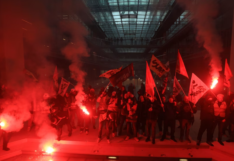 Protestat kundër reformës së pensioneve në Francë, 111 të arrestuar