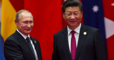 Kremlini: Kina nuk do të ndikohet nga presioni i Macron dhe Von der Leyen