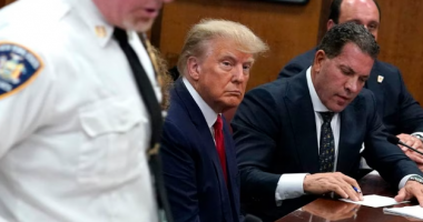 Sondazhi: Amerikanët të ndarë për akuzat penale ndaj Trump