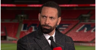 Rio Ferdinand “beson” te “rivalët”: Manchester City mund të fitojë tripletën