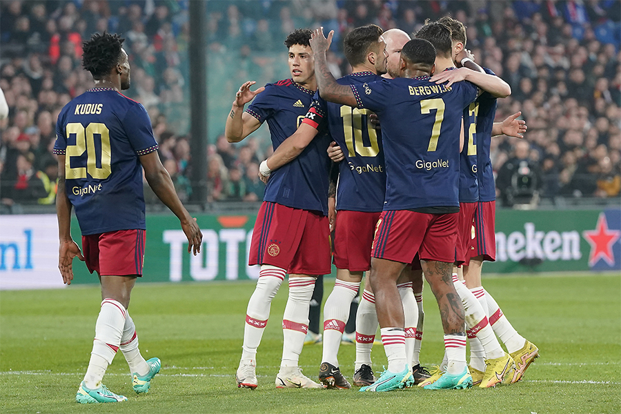 VIDEO/ Ajax triumfon mes “dhunës”, “gjigandët” e Amsterdam shkojnë në finalen e Kupës së Hollandës