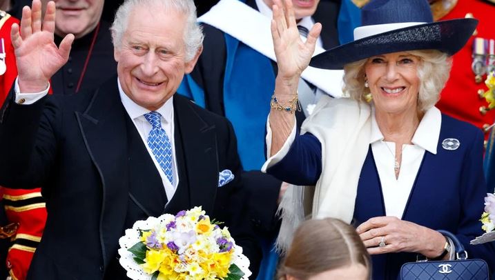 Mbreti Charles dhe Camilla marrin pjesë në shërbesën para Pashkëve