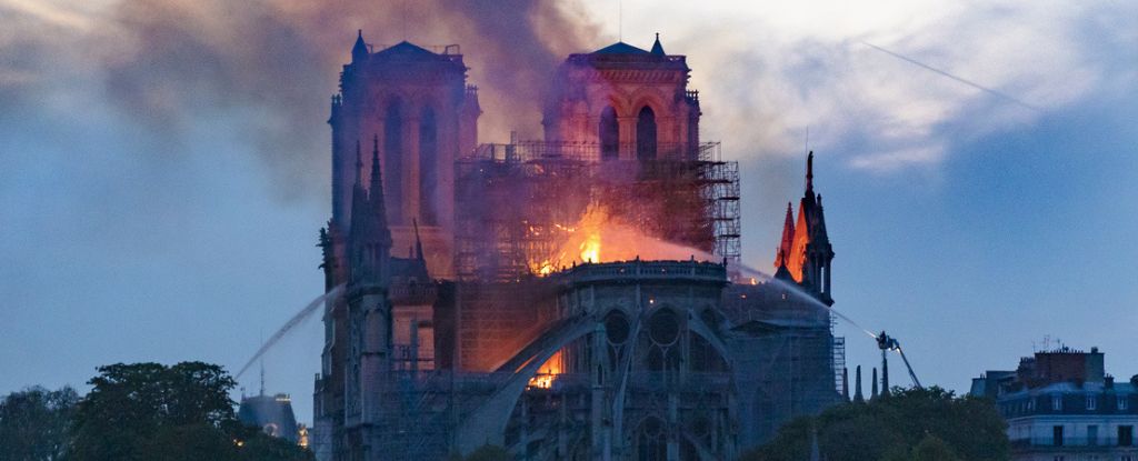 Zjarri në Notre Dame zbuloi një të fshehtë në arkitekturën e saj