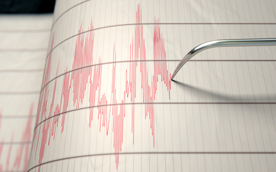 Tërmet me magnitudë 6.6 në Indonezi