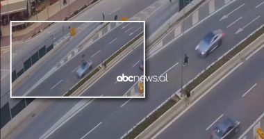 VIDEO/ “Injoroi” vijat e bardha, momenti kur makina përplas për vdekje këmbësorin në Tiranë