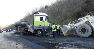 Përmbyset trajleri me qymyr në Librazhd