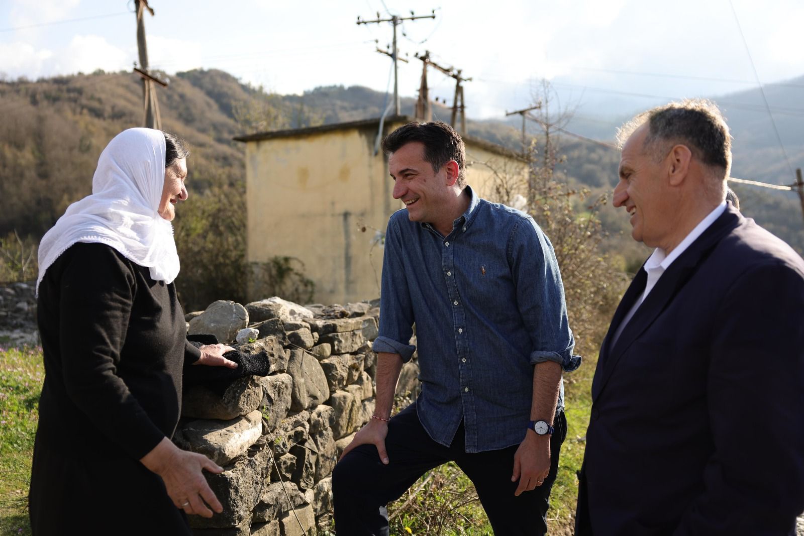 Biseda e Nënë Zyrasë me Veliajn në Zall-Bastar: Keni punuar me mish e me shpirt