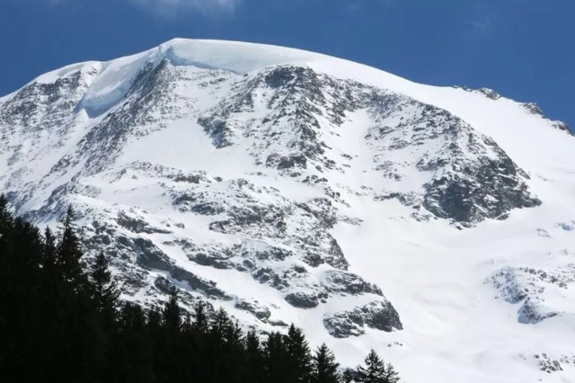 Vdesin 4 alpinistë, goditen nga orteku në Alpet franceze