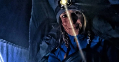 Atletja sheh diellin për herë të parë pasi ka jetuar për 500 ditë në një shpellë 70 metra të thellë