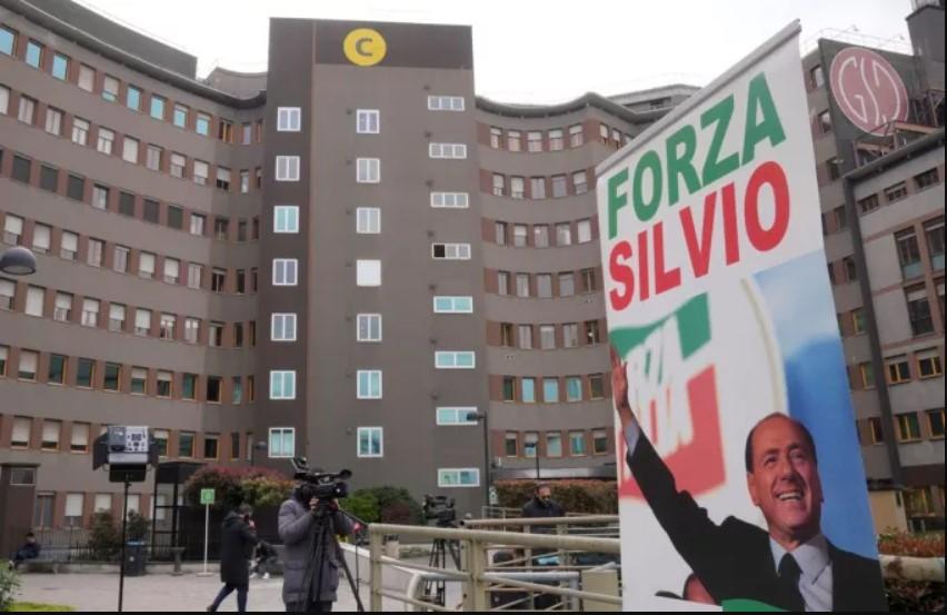 Berlusconi mbetet në terapi intensive në gjendje kritike, ai nuk mund të ecë
