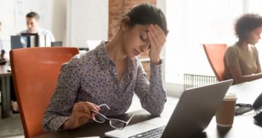 Kjo bimë mund t’ju lehtësojë migrenën, harrojini ilaçet që ju helmojnë stomakun