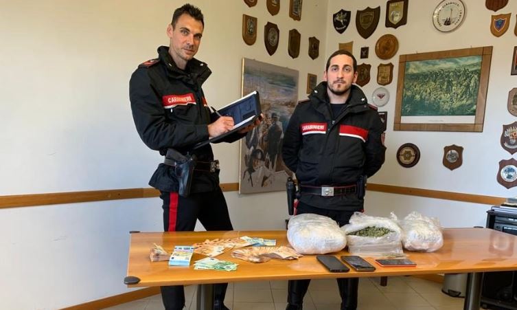 U kap me 2.2 kilogram marijuanë, arrestohet shqiptari