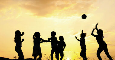 Përfitimet afatgjata të miqësisë së fëmijërisë