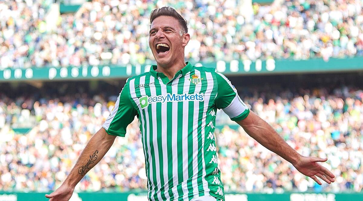 Joaquin lë futbollin, legjenda spanjolle “var këpucët” si “rekordmen” i Real Betis