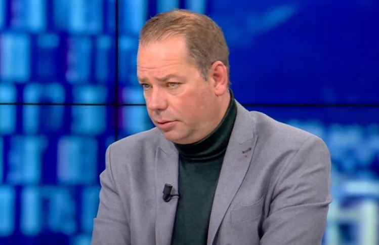 Të “luash Kosovën me paret e babës”!