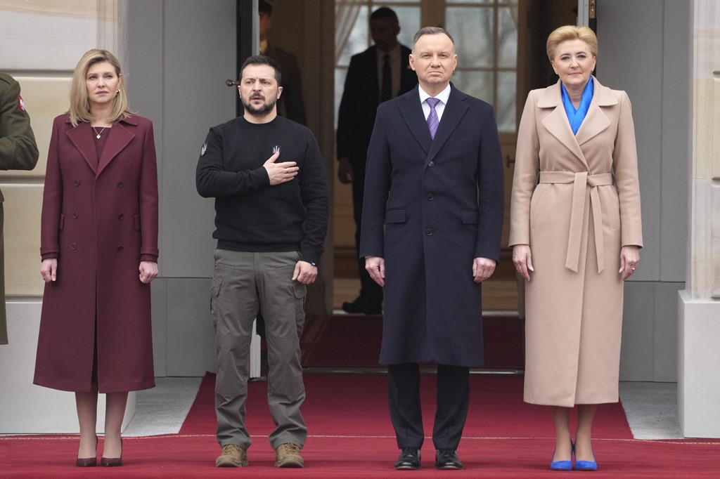 Zelensky takohet me presidentin polak në Varshavë