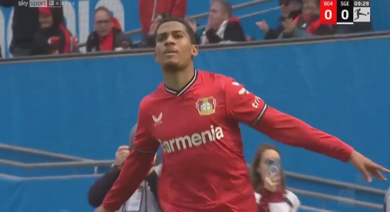 VIDEO/ Leverkusen shënon supergol, ndëshkohen “shqiponjat” e Frankfurtit