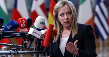 Gjobë deri në 100,000 euro, qeveria italiane do të penalizojë përdorimin e fjalëve angleze