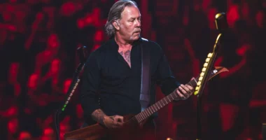 Metallica dhuron 150,000 dollarë për personat që u preken nga uragani në SHBA