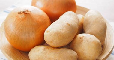 Ky është gabimi serioz që bëjnë shumë njerëz me patatet dhe qepët