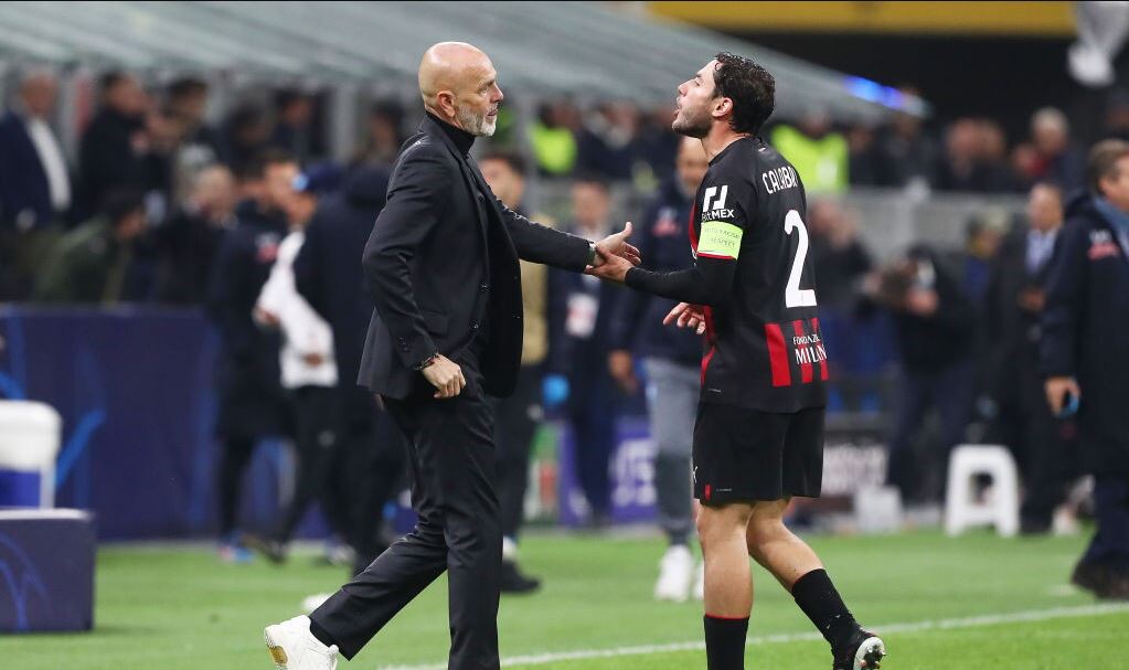 Suksesi i Milanit, Pioli: Jam i lumtur për fitoren, por në “Maradona” duhet të bëjmë kujdes