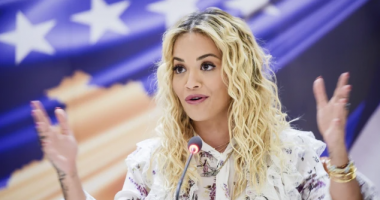 Rita Ora dëshiron që njerëzit të kujtojnë se ajo shkoi në Mbretërinë e Bashkuar si refugjate