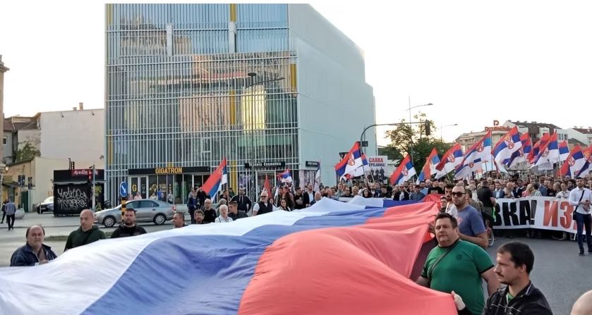 E djathta në Serbi proteston kundër marrëveshjes me Kosovën