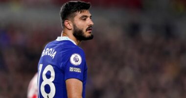 Chelsea &ldquo;bllokon&rdquo; Broj&euml;n, Milan kthen syt&euml; nga Taremi