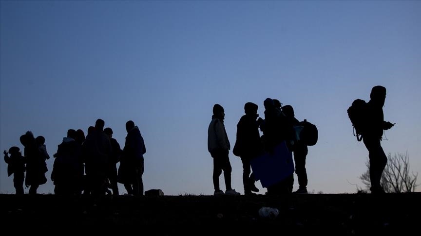 Meksikë, në rimorkion e një kamioni të braktisur gjenden 209 emigrantë