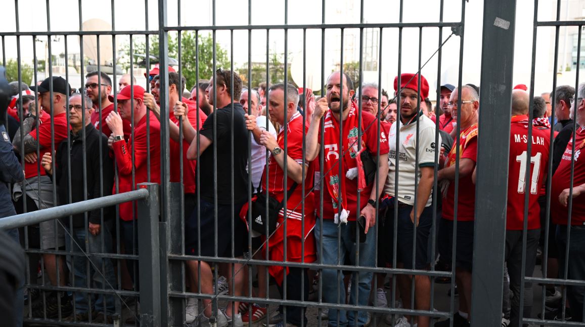 Ngjarjet jashtë stadiumit “Stade de France”, tifozët e Liverpool padisin UEFA-n