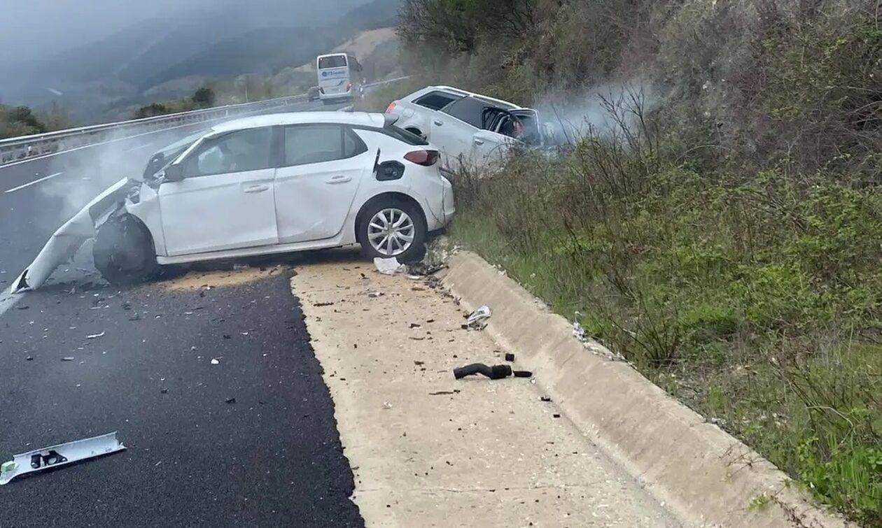 Tragjike në Greqi/ Po tentonte t’i ikte policisë, “Audi” me emigrantë përplaset me një makinë, 6 të vdekur