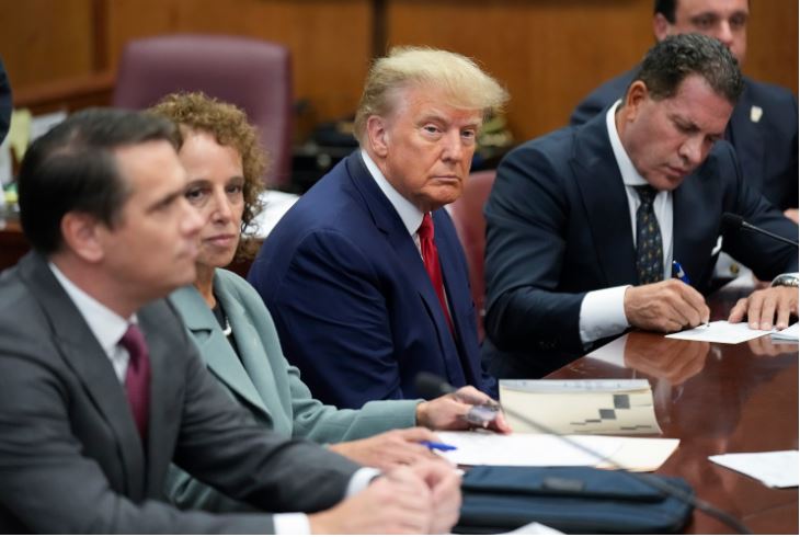 LIVE/ Donald Trump zyrtarisht nën arrest, deklarohet i pafajshëm para gjykatës