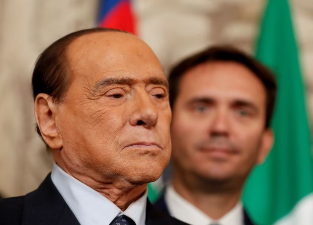 Berlusconi flet nga spitali: Është e vështirë, por do t’ia dal si gjithmonë