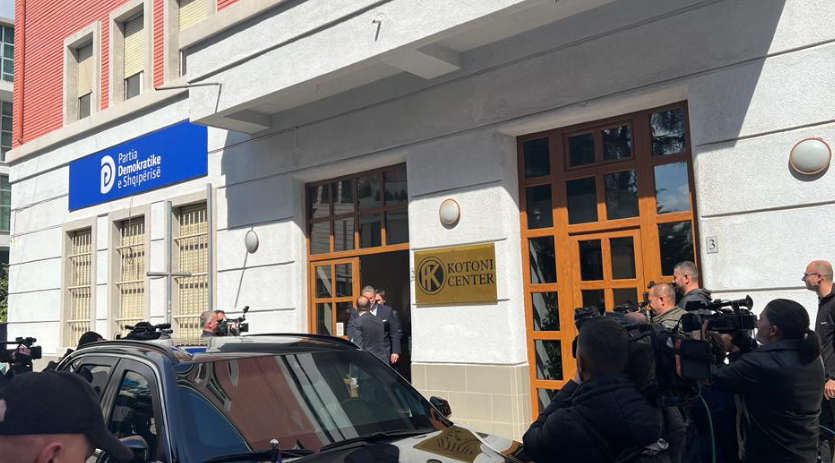 Escobar host by opposition in Tirana ahead of May 14 polls
