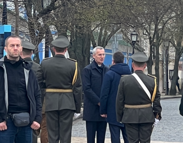 Stoltenberg vizitë të papritur në Kiev