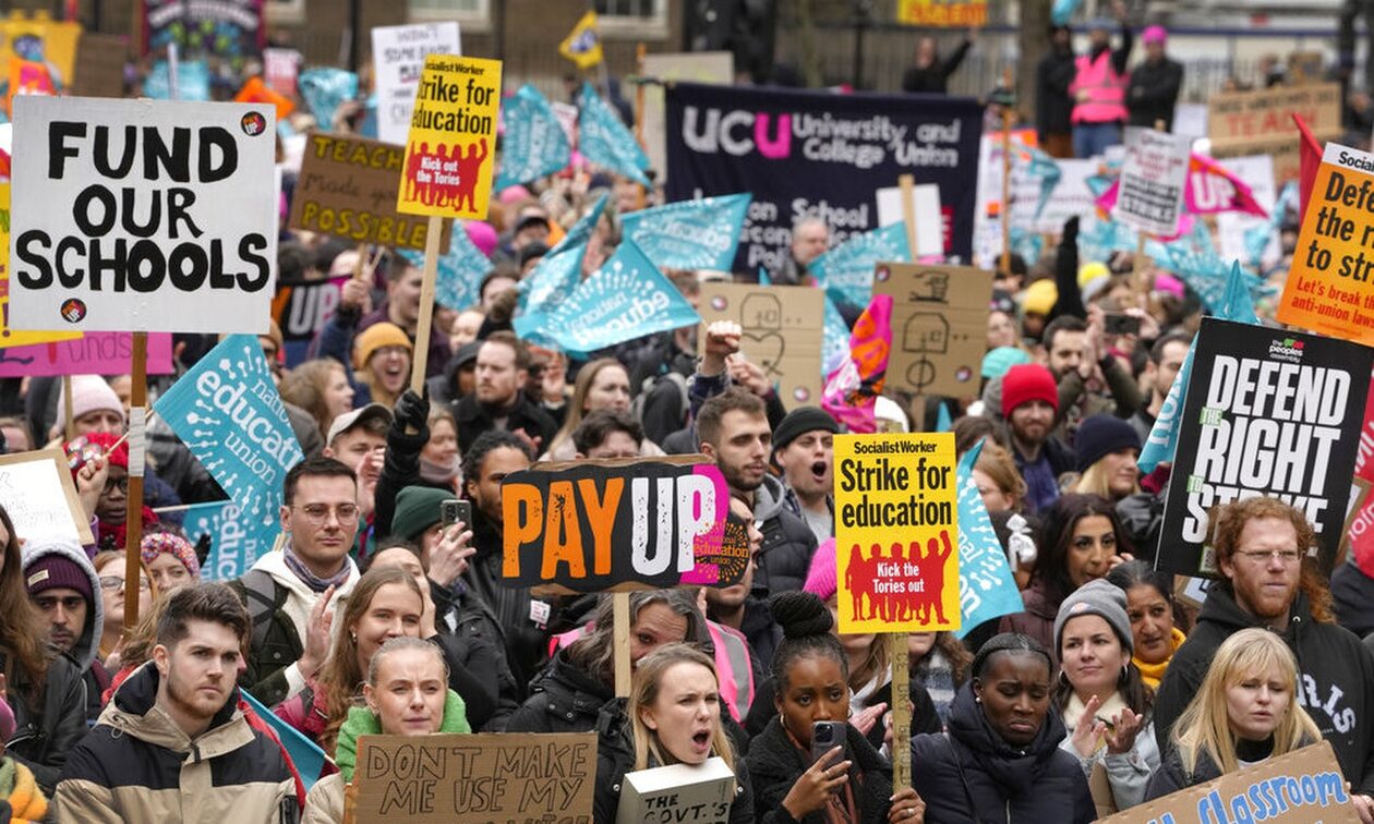 Britani, mësuesit i thonë “jo” propozimit të qeverisë për pagat