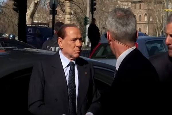 Berlusconi vazhdon trajtimin në spital, si paraqitet gjendja e tij