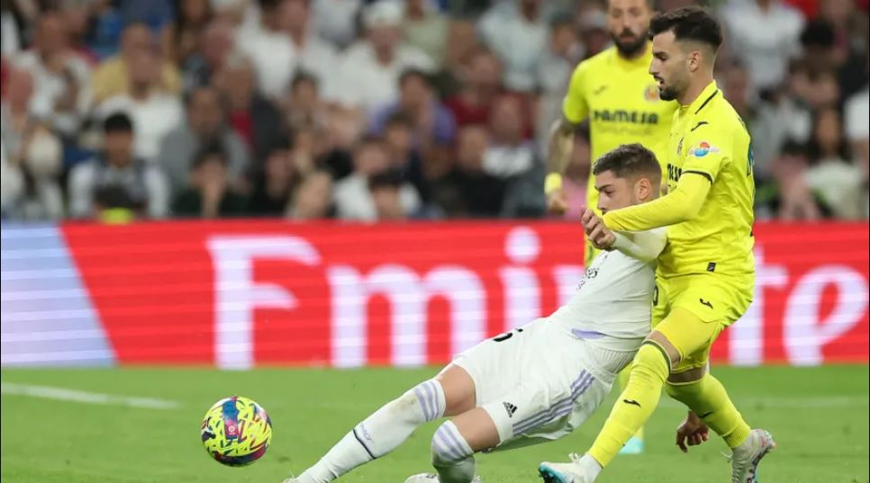 Valverde godet me grusht Alex Baena në parking, lojtari i Villarreal kishte ofenduar atë të Realit për fëmijën e palindur