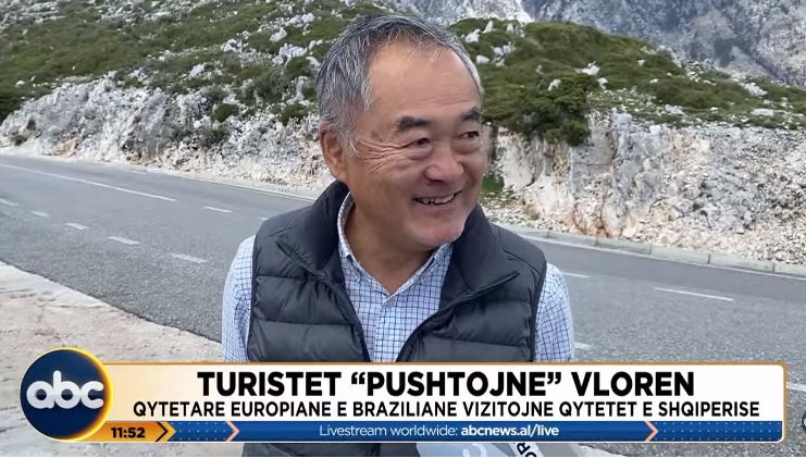 Turistët “pushtojnë” Vlorën. Qytetarët europianë dhe brazilianë vizitojnë qytetet e Shqipërisë