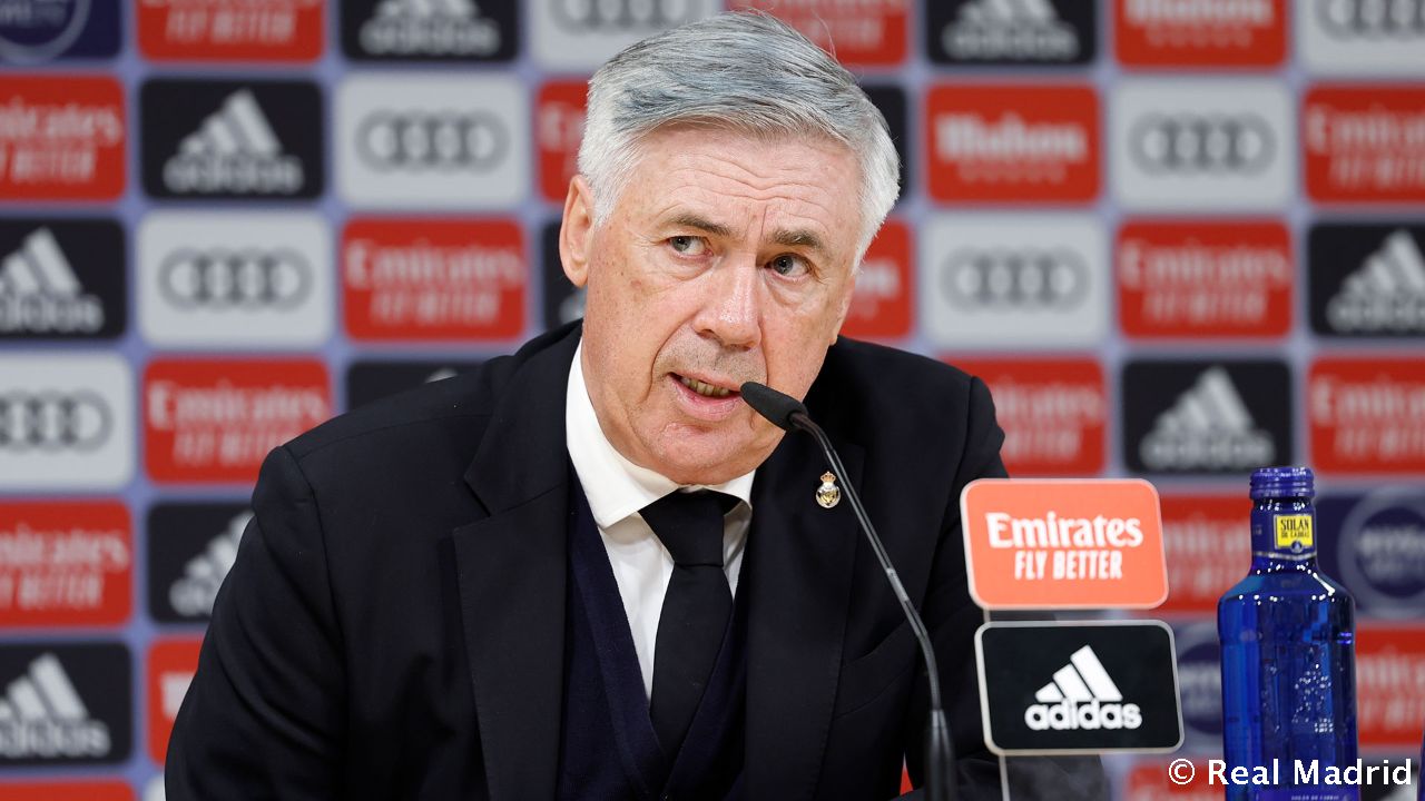 Ancelotti flet pas koreve raciste ndaj Vinicius: Nuk kam parë kurrë një stadium të tërë të bëjë diçka të tillë