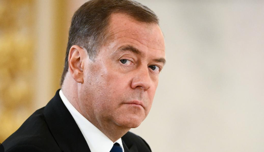 Paralajmëron Medvedev: Armët perëndimore për Ukrainën, një hap drejt apokalipsit bërthamor