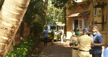 Maskohet si hajdut, nusja vret vjehrrën në Indi