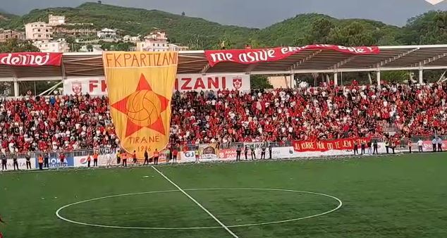 VIDEO/ Tifozët e Partizanit nisin festën e titullit kampion