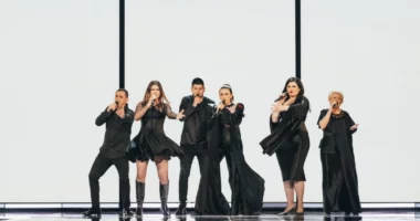 Albina Kelmendi me familjen përfaqësojnë Shqipërinë në Eurovision, të gjitha detajet çfarë pritet të ndodhë sonte