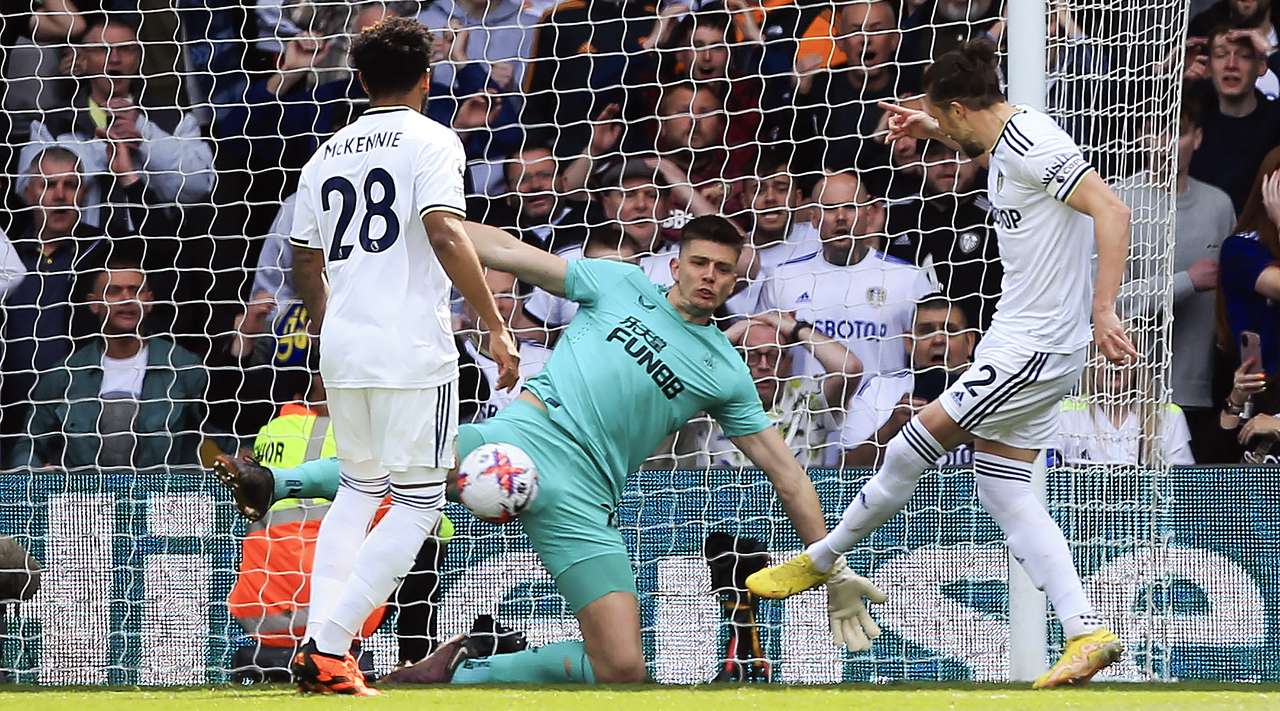 VIDEO/ Shtanget Newcastle, Leeds gjen avantazhin në “Elland Road”