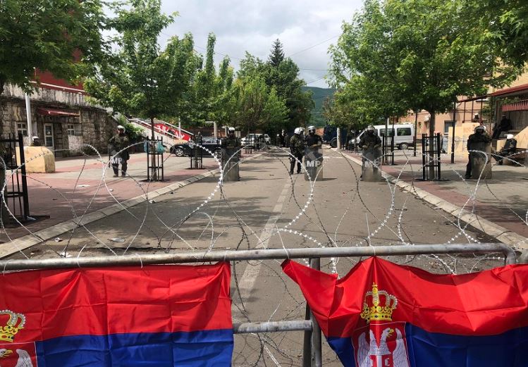 Tensione dhe dhunë, përfundon protesta në Zveçan