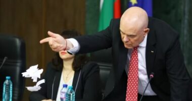 Kryeprokurori bullgar refuzon dorëheqjen, i quan rivalët “plehra politike”